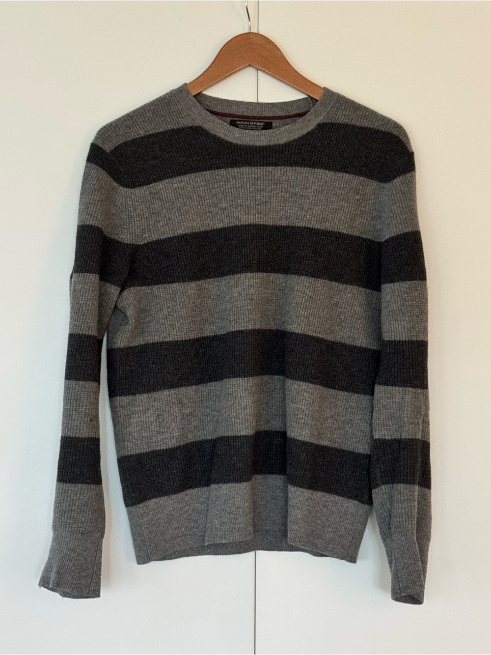 Banana Republic Men's Light and Dark Gray Striped Crewneck Sweater, Size S